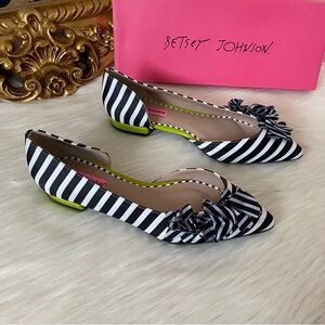 Betsey Johnson TUTU Black White Stripe Pointed Slip On Flats